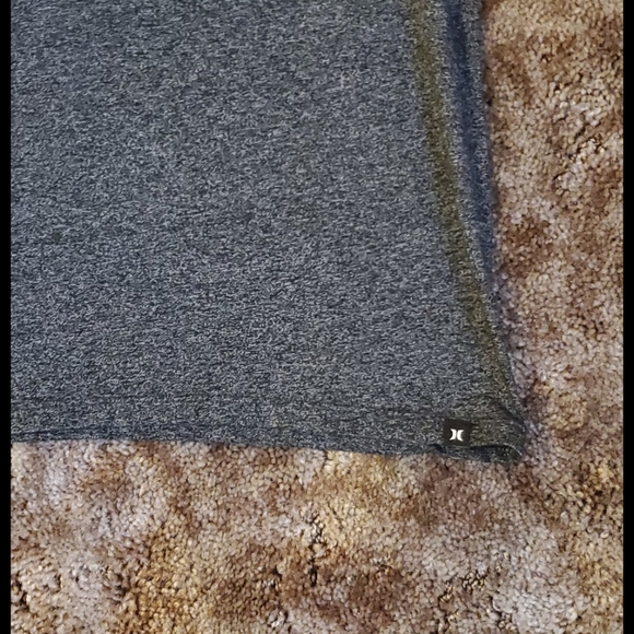 Mens Hurley tshirt - Picture 4 of 4